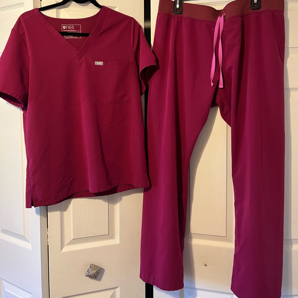 Gently used figs set size L top and XL bottom